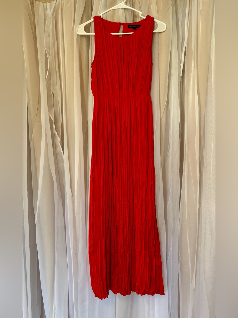 Banana Republic Size XS Red Sleeveless Pleated Maxi Dress